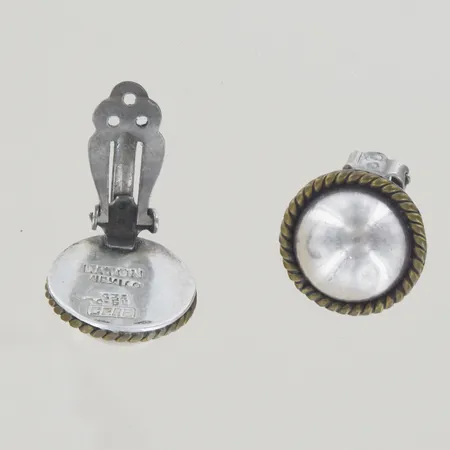 Ett par örhängen, bredd 20 mm, bucklor, silver 925/1000 Vikt: 12 g