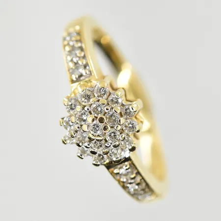 Ring med diamanter 25x0,01ct, Guldfynd, stl 16½, bredd 2-8 mm, 18K. Vikt: 3,7 g