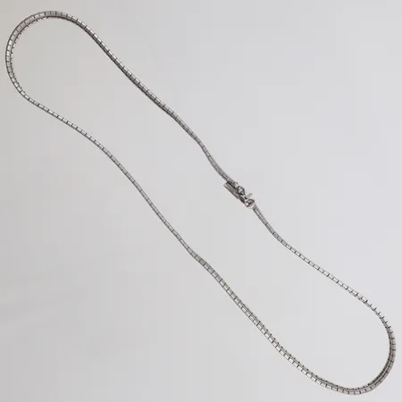 Collier, längd 43cm, bredd 6mm, lätta bucklor, 925/1000 silver Vikt: 27,4 g