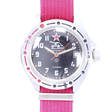 Herrur, Vostok Komandirskie, ca Ø40mm, stål, manuell, datum, boettnr 120660, made in Russia, krona något lös, plexiglas, lätta repor, rosa tygband