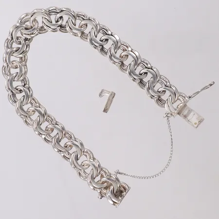 Armband, Bismarck, längd ca 20cm, bredd 12,2mm, säkerhetskedja, Victor Janson Lindesberg år 1959, trasigt lås, 830/1000 silver Vikt: 43,7 g