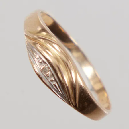 Ring stl 17½, bredd 1,7-5,5mm, 18K Vikt: 1,3 g