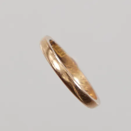 Ring stl 16¼, bredd 2,3mm, gravyr, 18K Vikt: 2,2 g