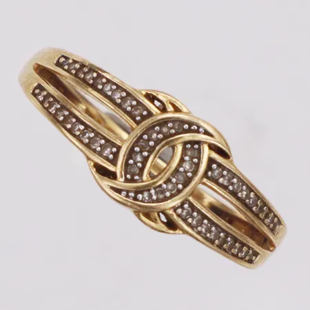 Ring, vita stenar, stl 17¾, Guldfynd, 18K  Vikt: 2,8 g