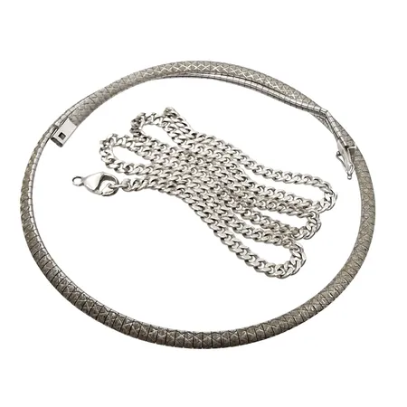 Halsband, 2 stycken, silver, bl.a. 925/1000, defekta Vikt: 37,1 g