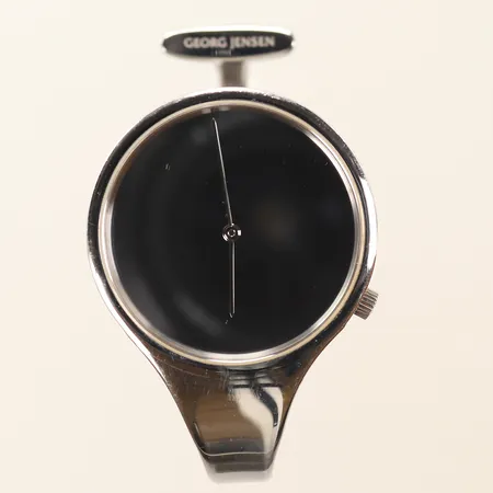 Damur Georg Jensen "Open Bangle Watch" ca Ø28mm design: Vivianna Torun Bülow-Hübe ref nr. 326 snr. 146704, storlek M, innermått ca Ø56mm, quartz, behov av batteribyte, inga tillbehör