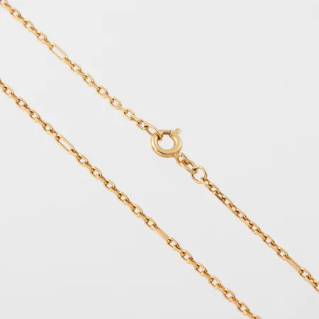 Collier, längd ca 40 cm, bredd 1.2 mm, 18k. Vikt: 3,6 g