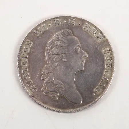 Mynt, 1 Riksdaler/3 Daler Silvermynt, Gustav III, 1777, ca Ø40mm, skador, silver.  Vikt: 29,2 g