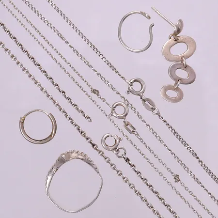 Diverse silversmycken, defekt, trasigt. 830-925/1000 silver  Vikt: 13,2 g