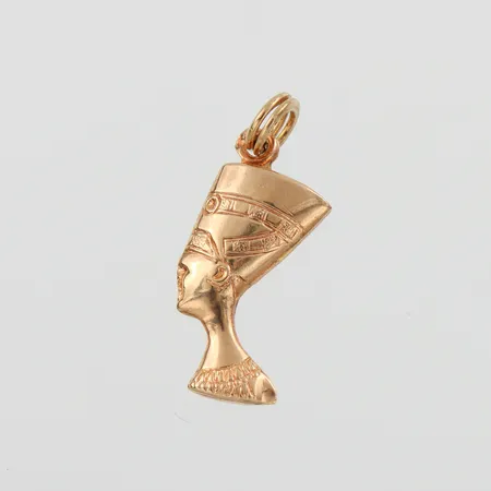 Hänge "Nefertiti", höjd ca 20 mm, 18k. Vikt: 0,8 g