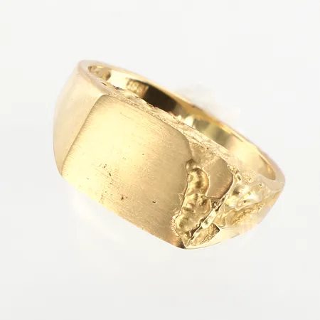 Klackring, stl 17¼, bredd 2-9mm, Victor Janson i Lindesberg, 18K Vikt: 7,1 g