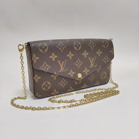 Väska, Louis Vuitton Pochette Felicie, monogram canvas, 21x12x3cm, beslag i gulmetall, märkt Louis Vuitton Paris, Made in France, avtagbar kedja i guldfärgad metall, uttagbar innerpochette, kvitto från 2020, dustbag, box, påse Vikt: 0 g