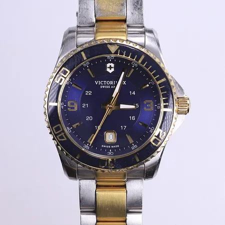 Herrur Victorinox, Ø43mm, quartz, serienr: 170111058, refnr: 241789, stål, gulmetall, datum, repig, inga tilbehör, servicebehov Vikt: 0 g