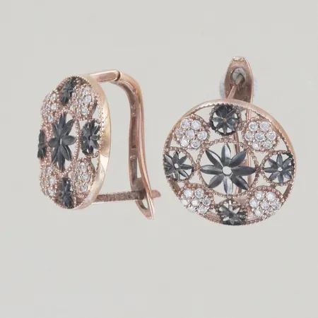 Ett par örhängen med stenar i set, bredd 15 mm,14K Vikt: 3,1 g