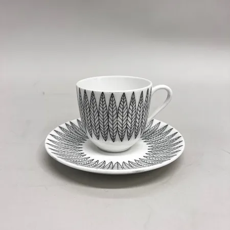 Kaffekopp, höjd 60mm, med fat, Ø12,5cm, modell Salix, design Stig Lindberg, Gustavsberg, lätta märken, benporslin  Vikt: 0 g