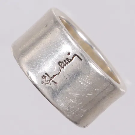 Ring, stl 18, bredd 12mm, Wide & Signature, Efva Attling, 925/1000 silver Vikt: 16,9 g