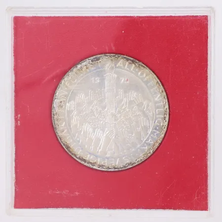 Minnesmynt, Ø36mm, Nya Grundlagen, All Offentlig Makt i Sverige Utgår Från Folket, nominellt värde: 50kr, Sveriges Riksbank, plastetui, silver 925/1000. Vikt: 27 g