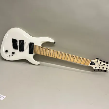 Elgitarr, Harley Benton, R-458MN WH MultiScale 8-strängar, vit, högblank, lätta repor, nagg, fodral defekt, ej original Skickas med Bussgods eller PostNord