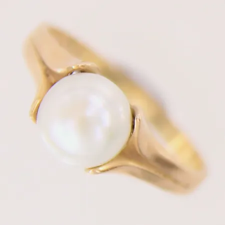Ring med odlad pärla, stl 16, 18K Vikt: 2,4 g