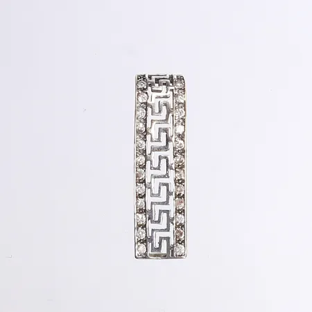 Hänge med vita stenar, meandermönster, 30x9mm, slitage, vitguld 18K Vikt: 3,2 g