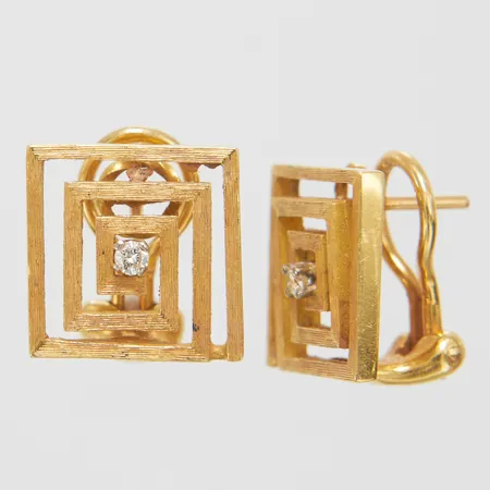 Ett par örhängen med diamanter 2xca0,03ct, ca13,5x13,5mm, clips med stift, 18K Vikt: 9,3 g