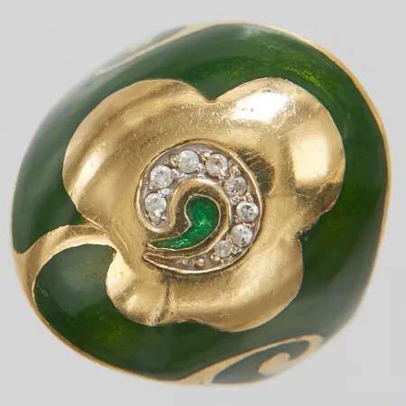 Ring med emalj samt vita stenar, Ø19½, bredd: 5-23mm, 14K Vikt: 8,5 g