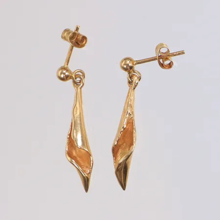 Ett par Örhängen, hängande modell 26x6mm, 18K Vikt: 3 g