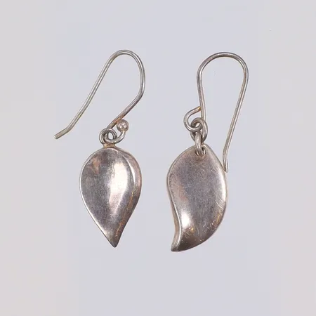 Ett par Örhängen, hängade modell 9x31mm, silver 925/1000 Vikt: 4,2 g