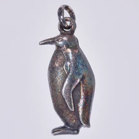 Hänge, ihåligt, längd ca 25mm inklusive ögla, svensk importstämpel, 830/1000 silver Vikt: 1,5 g