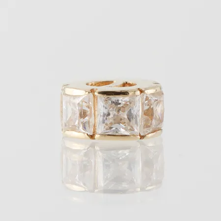 Berlock med stenar, diameter ca 9.6 mm, 14k. Vikt: 1,8 g