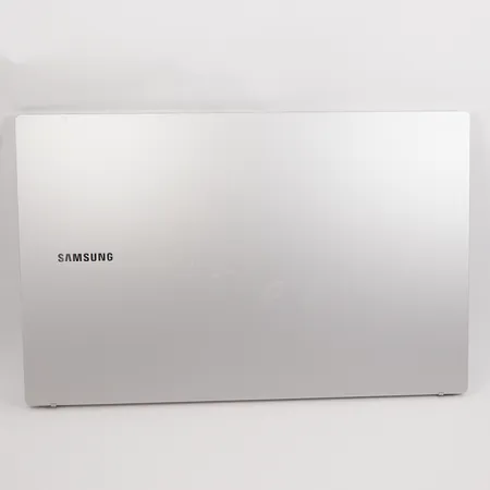 Bärbar dator Samsung Galaxy Book 2, modell: NP750XED, serienr: KSBD99YT8002AGB, i3/8/256, laddare, laddaren är ej original