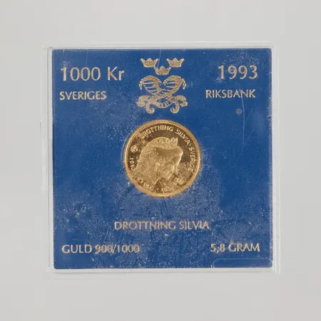 Minnesmynt, Drottning Silvia Sverige 1943 23 dec 1993, Sveriges Riksbank, ca Ø21mm, 1000kr 1993, 21,6K, plastetui,  Vikt: 5,8 g