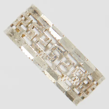 Ring, stl 18¼, bredd 7,5mm, skev, 925/1000 silver Vikt: 1,5 g