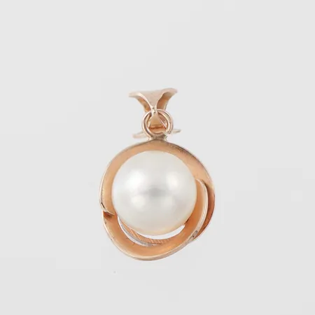 Hänge med pärla, höjd med ögla ca 15 mm, 14k. Vikt: 1,2 g