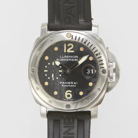 Herrur Officine Panerai Luminor Submersible, stål, automatisk, 44mm, ref: PAM0024, snr: G365/800, ca 2004-2005, nr: BB 1128579, Cal. OP 6561, safirglas, datum,  dykrings roterat fritt, skadat gummiband , viklås, servad 2025-01-24 Urbrev, inga tillbehör. Vikt: 0 g