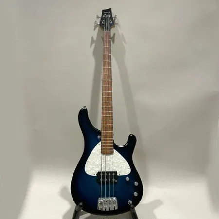 Elbas Sandberg Basic 4-String Blueburst 1PH, serienummer 17866, double cutaway, mjukt fodral Skickas med postpaket.