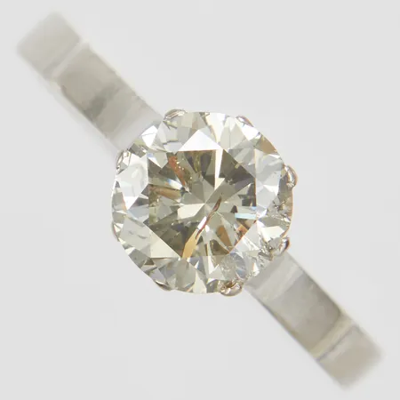 Ring med briljantslipad diamant 1,34ct TCr-Cr/SI2-P1, stl 17½, bredd 2-7mm, Bertil Lundberg Guldsmedsatelje Ab, år 1963, vitguld, 18K Vikt: 3,4 g