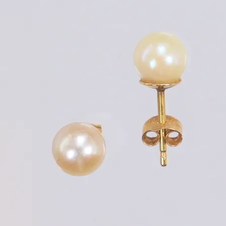 Ett par Örhängen med odlade pärlor Ø6,2-6,4mm, längd 17mm, något matta 18K Vikt: 1,4 g