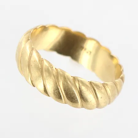 Ring, stl 16¾, bredd 6mm, 18K Vikt: 5 g