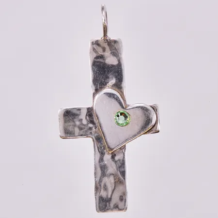 Hänge med grön sten, längd: ca 6,5cm, bredd: ca 9-32mm, 925/1000 silver  Vikt: 11,1 g