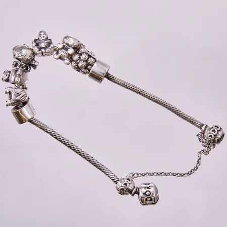Armband med berlocker, Pandora, längd: ca 12,5cm bredd: ca 2mm, 925/1000, silver, vikt:45,6g Vikt: 45,6 g