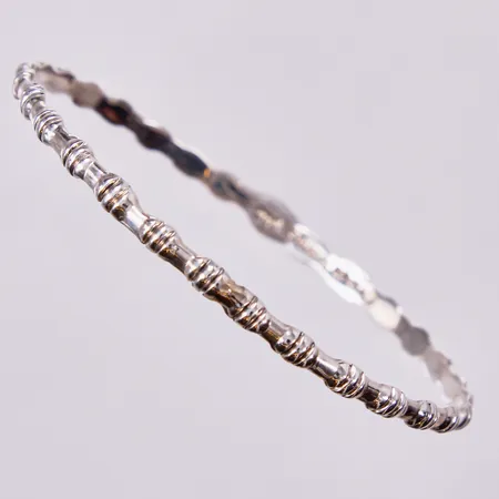 Armring, Ø ca 7cm, bredd: ca 3-4mm, Mexico, 925/1000 silver  Vikt: 10,3 g