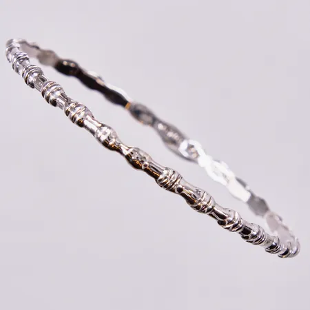 Armring, Ø ca 7cm, bredd: ca 3-4mm, Mexico, 925/1000 silver  Vikt: 10,9 g