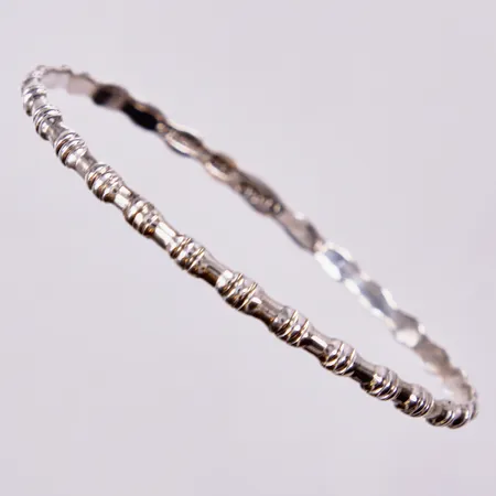 Armring, Ø ca 7cm, bredd: ca 3-4mm, Mexico, 925/1000 silver  Vikt: 10,9 g