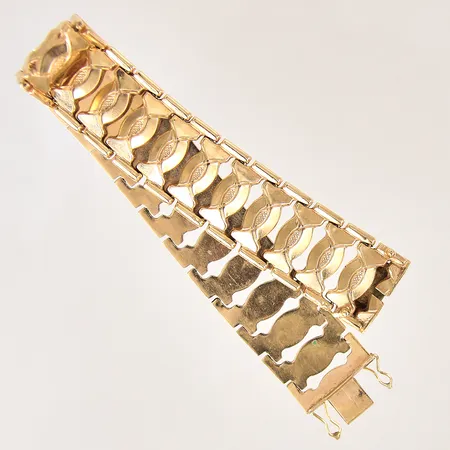 Armband med dekor, längd 19cm, bredd 18mm, 18K Vikt: 28,2 g