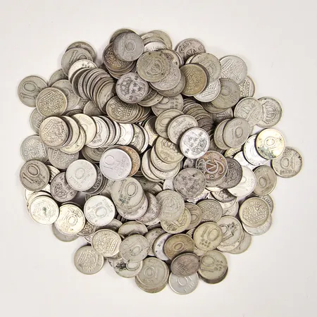 Mynt 274st, 10 öre olika år, 2st 25 öre år 1947, 1956, silver 400/1000  Vikt: 396,3 g