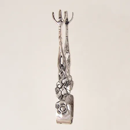 Sockertång, tillverkad av Gewe Silvervarufabriken Ab år 1948, 8cm, silver Vikt: 10,8 g