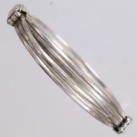 Stelt armband, Ø74mm, reglerbar storlek, bredd 5,7mm, bucklor, 830/1000 silver Vikt: 15,8 g