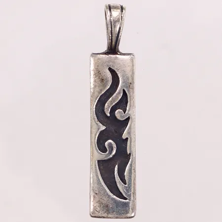 Hänge, mönstrat, längd 44mm, bredd 9,3mm, 925/1000 silver Vikt: 7,7 g