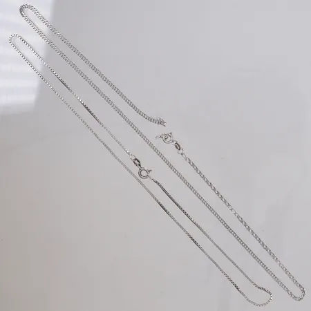 2 Kedjor, defekta, 830/1000 silver Vikt: 6,2 g